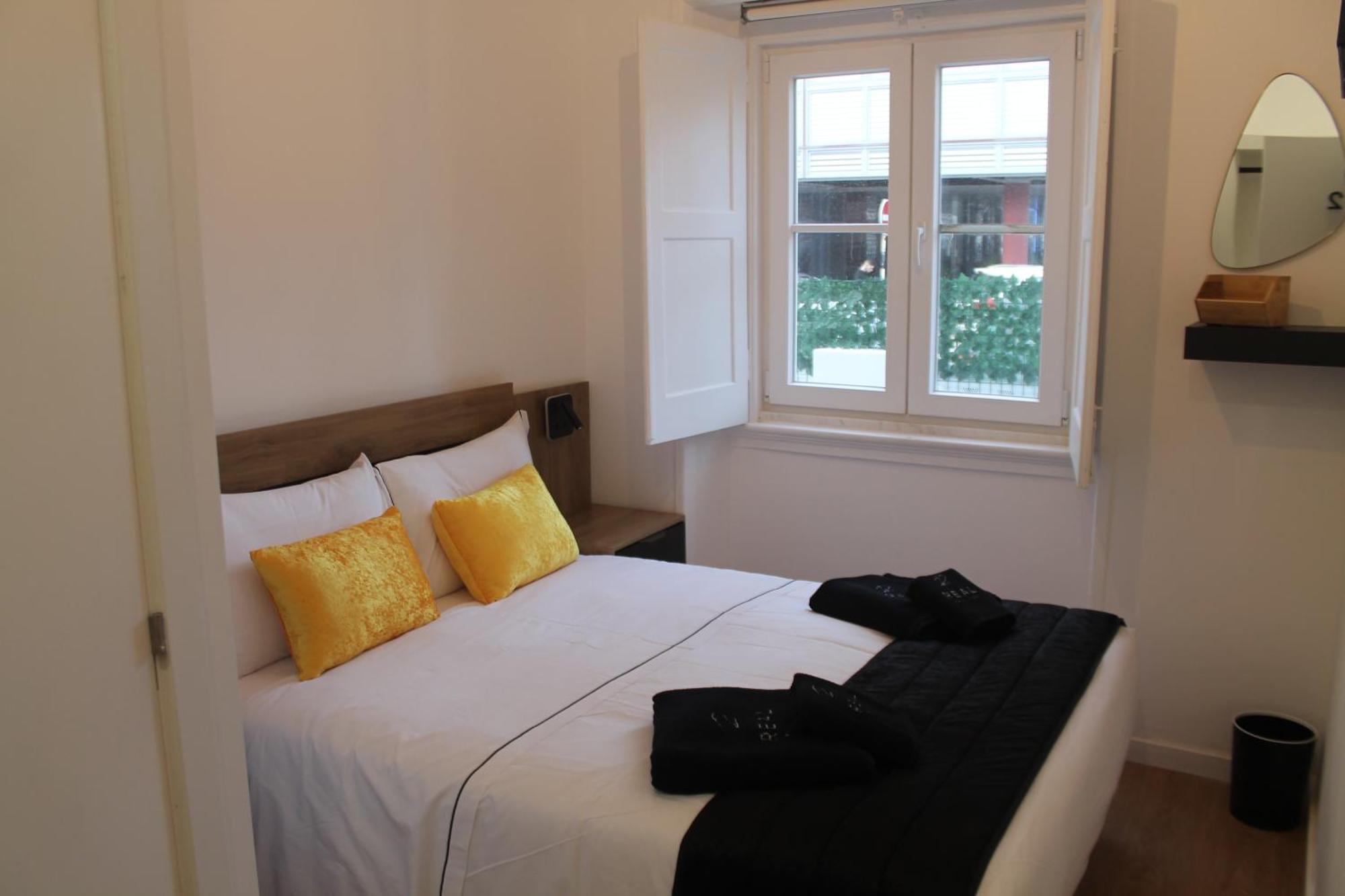 Real Guest House กอสตา ดา กาปาริกา ภายนอก รูปภาพ