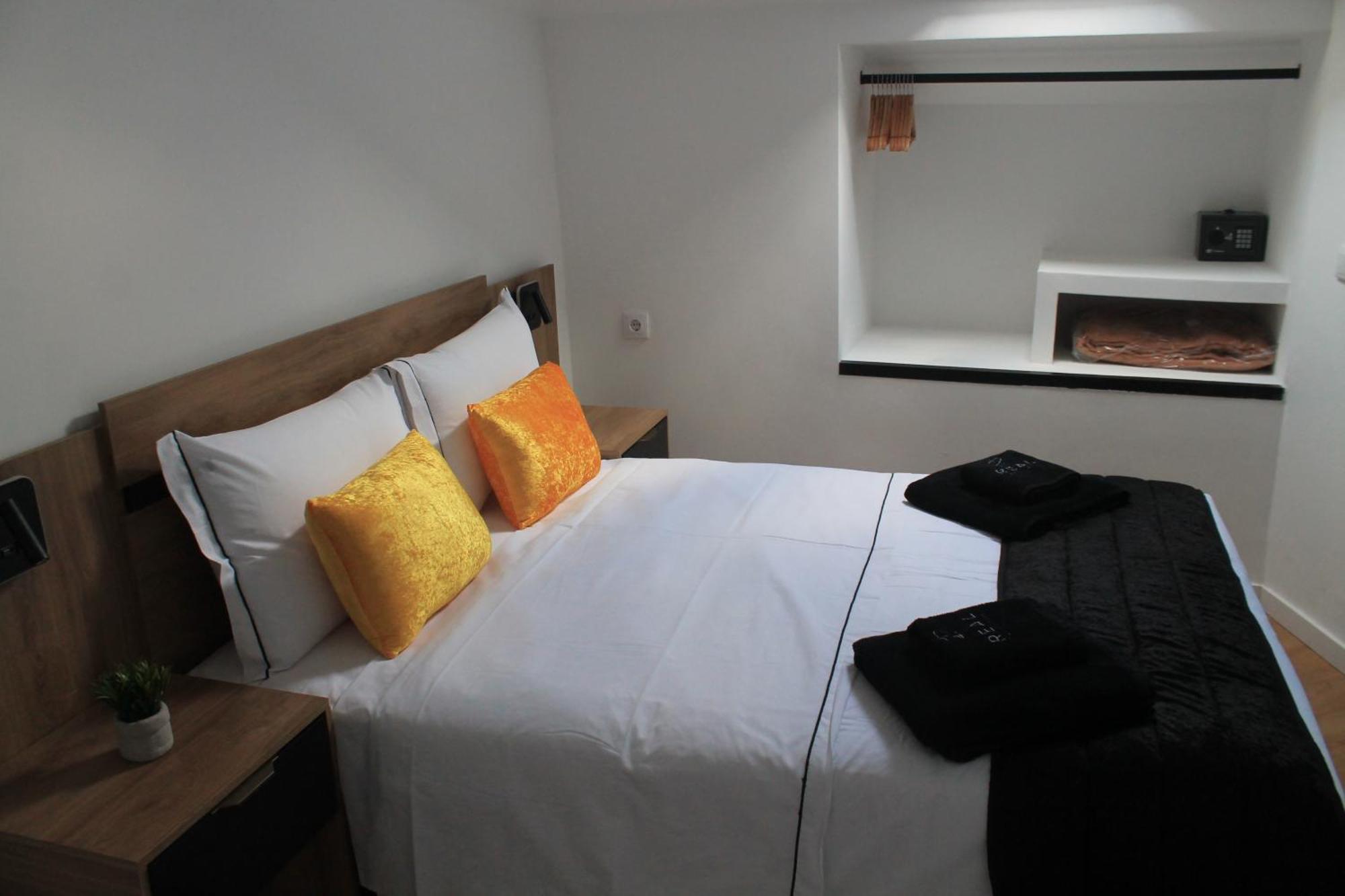 Real Guest House กอสตา ดา กาปาริกา ภายนอก รูปภาพ