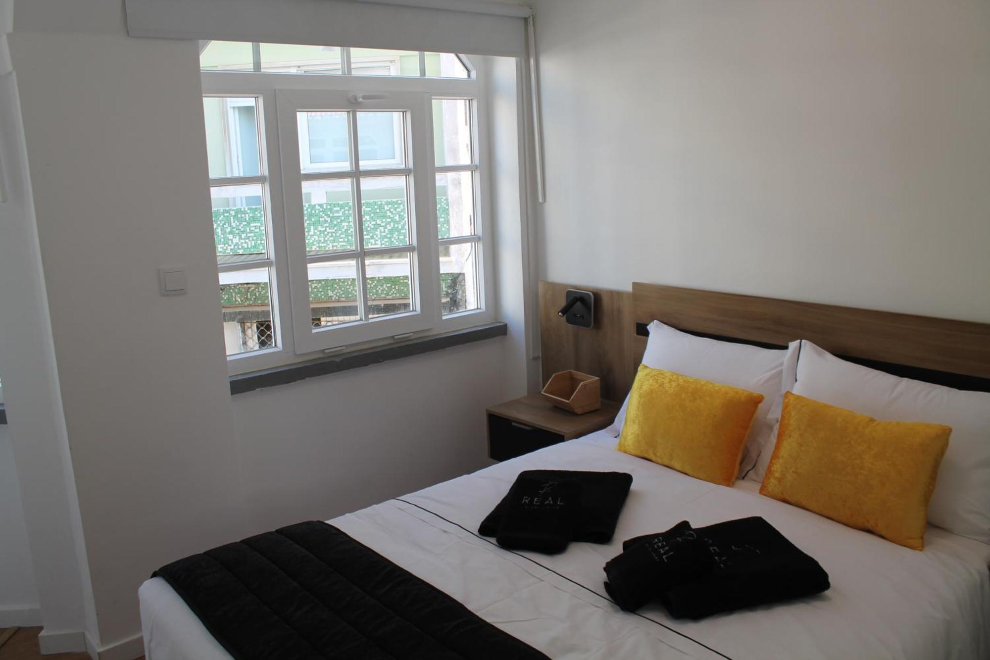 Real Guest House กอสตา ดา กาปาริกา ภายนอก รูปภาพ